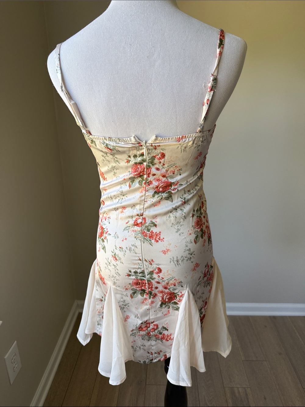 Princess Polly Lucardi Satin Floral Mini Dress - Picture 7 of 9